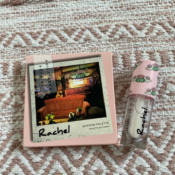 Friends X revolution (Rachael) - Picture 1 of 2